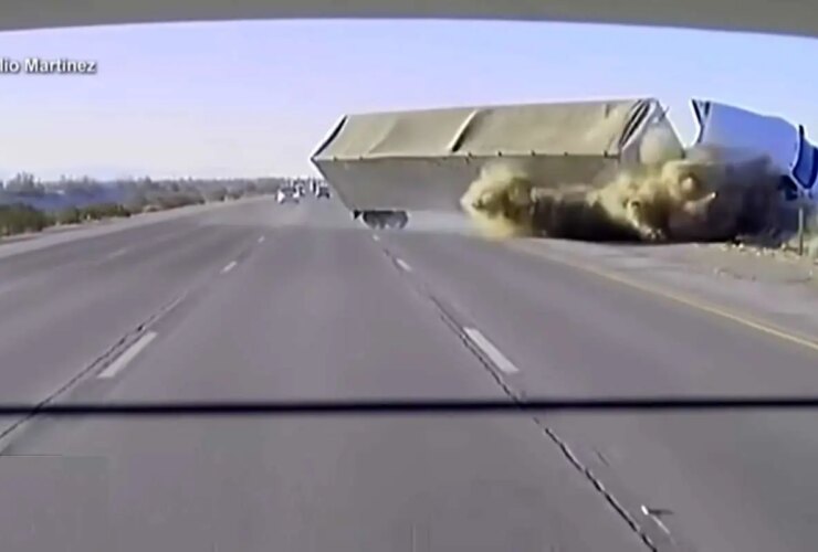 یک فیلم دلهره آور از یک تصادف کشنده کامیون در کالیفرنیا 38 یک فیلم دلهره آور از یک تصادف کشنده کامیون در کالیفرنیا