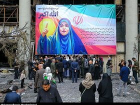عکس در میان ویرانه های ساختمان شیشه ای ، Sahar Emami