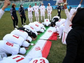 برای دیدن سلام ارتش فوتبال ایران در طول انتشار سرود ملی