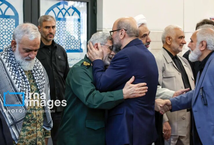 تصاویر فرزندان لارژانی و سردار سلیمانی به یاد شهدای نیروی قدیس می پردازند