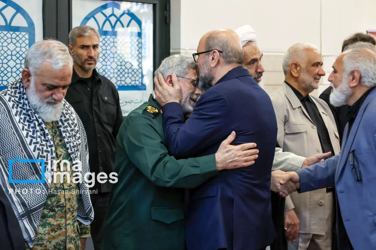 تصاویر فرزندان لارژانی و سردار سلیمانی به یاد شهدای نیروی قدیس می پردازند