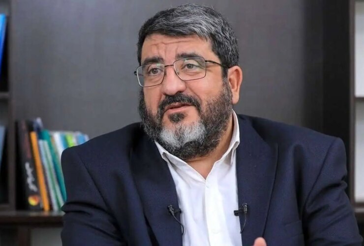 Fouad Izadi: اگر ایران بتواند جنگ را ادامه دهد ، باید ادامه یابد