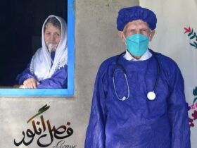 فیلمساز که عشق پدرش را به مادرش مستند می کند