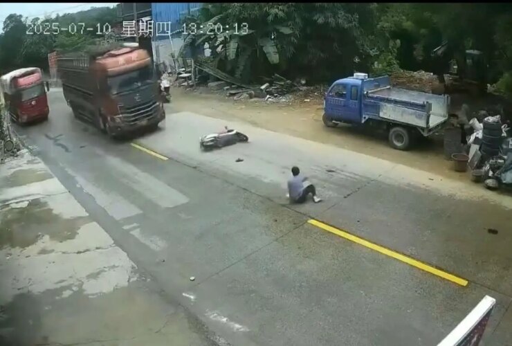 برای دیدن دو تصادف متوالی یک موتور سیکلت