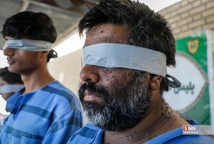 تصاویر 5 کیلوگرم دارو را در مشهاد کشف کنید 11 تصاویر 5 کیلوگرم دارو را در مشهاد کشف کنید