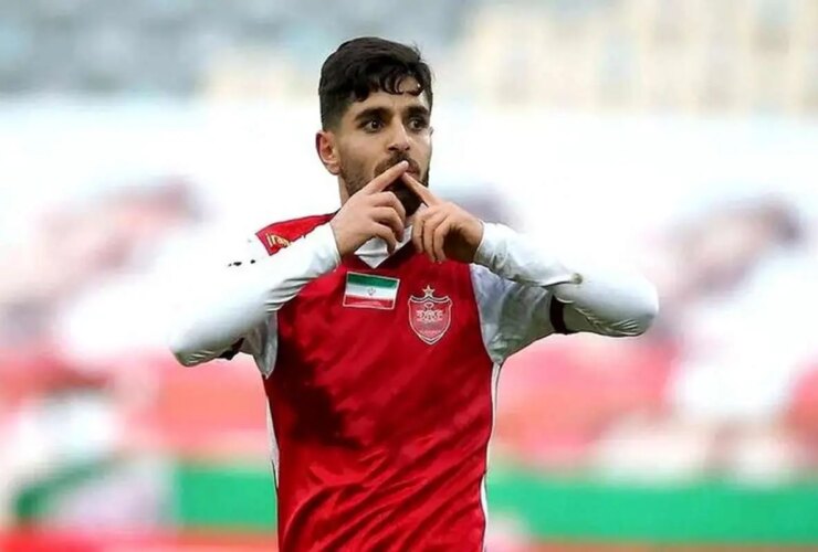 قرارداد محمد عمر با پرسپولیس تمدید شده است