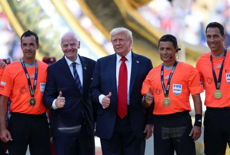 عکس نصب بنر در برابر Alireza Foghani در QOM 13 عکس نصب بنر در برابر Alireza Foghani در QOM