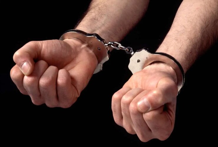 دستگیری 4 نفری که ادعا می کنند سؤال می کنند