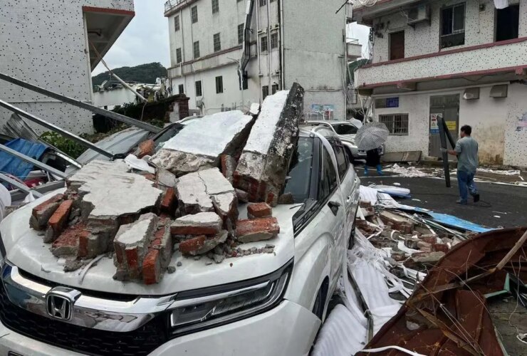 برای دیدن طوفان بزرگ در هنگ کنگ