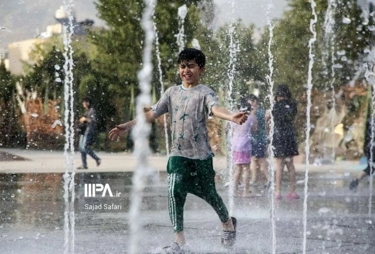 تصاویر پارک آب و آتش ، پناهگاه تهران در موج گرما