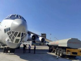پرواز هواپیمای اسپری برای جلوگیری از آتش سوزی طوفان