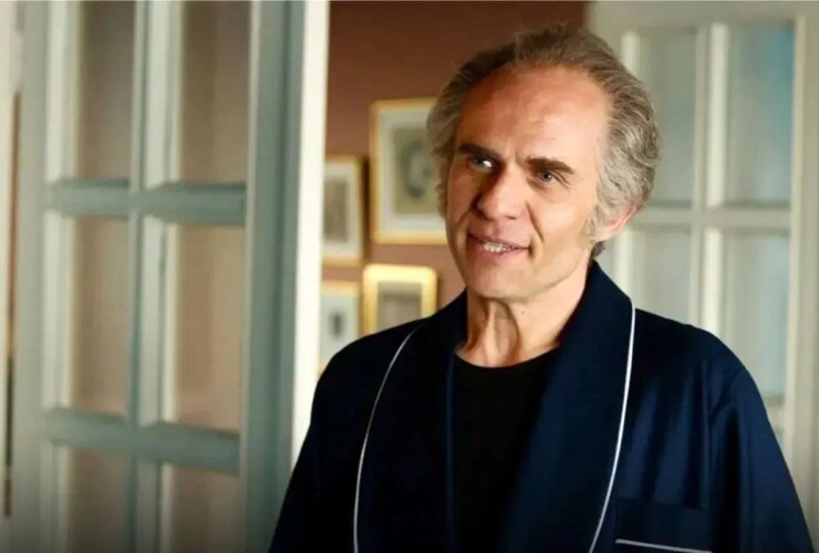 خانه نجات جمشید در آخرین قسمت تاسیان ؛ فقط آن درخت سرو باقی مانده است