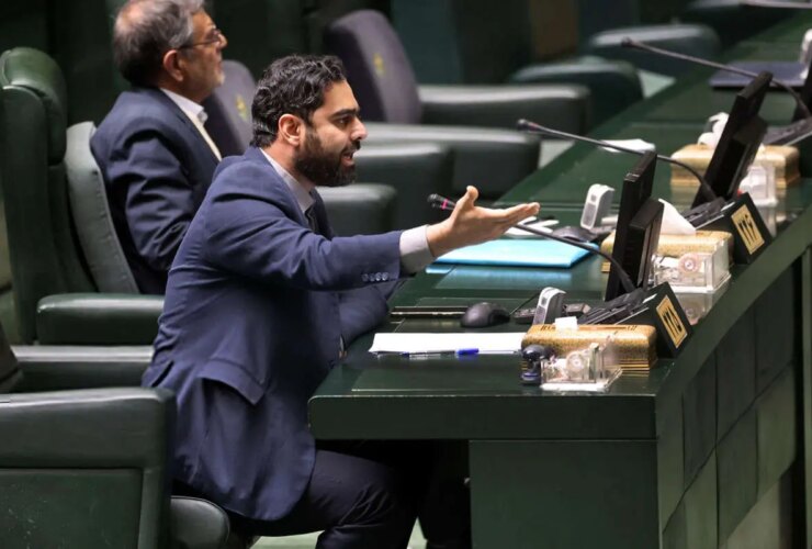 سبت: شهدای ما تهمت زدند. چرا ساکت هستی؟