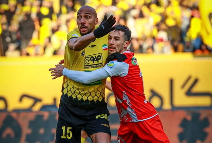 تغییرات تازه ؛ فارشاد احمد زاده ، در آستانه عزیمت از پرسپولیس 17 تغییرات تازه ؛ فارشاد احمد زاده ، در آستانه عزیمت از پرسپولیس