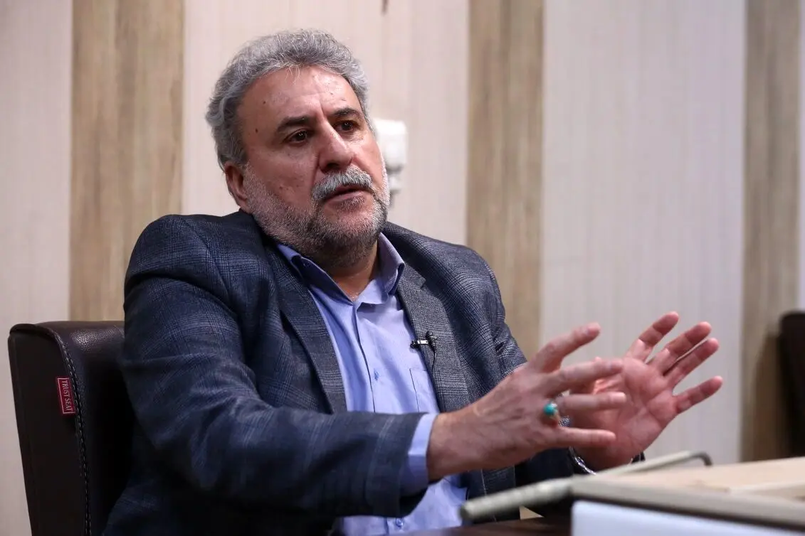 Falahatpisheh: کسانی که مکانیسم ماشه را صدا می کنند ، میز مردم را در نظر می گیرند