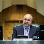 GHALIBAF: نمایندگان در حیاط پارلمان تلفن همراه ممنوع است