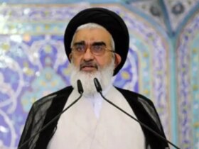 امام قوم جمعه: شعار "مرگ به آمریکا" هنوز به زبان مردم نمی افتد