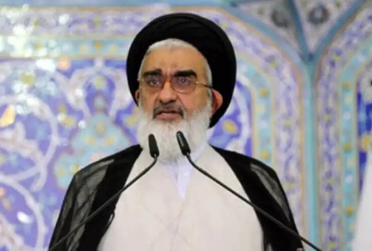 امام قوم جمعه: شعار "مرگ به آمریکا" هنوز به زبان مردم نمی افتد