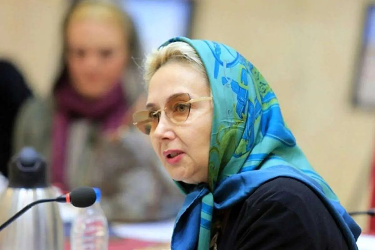 بازیکن Katayoun Rihi قبل از عمل جراحی
