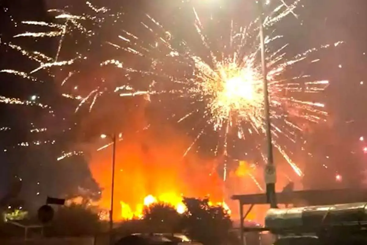 برای دیدن انفجار وحشتناک آتش نشانان در کالیفرنیا 4 برای دیدن انفجار وحشتناک آتش نشانان در کالیفرنیا