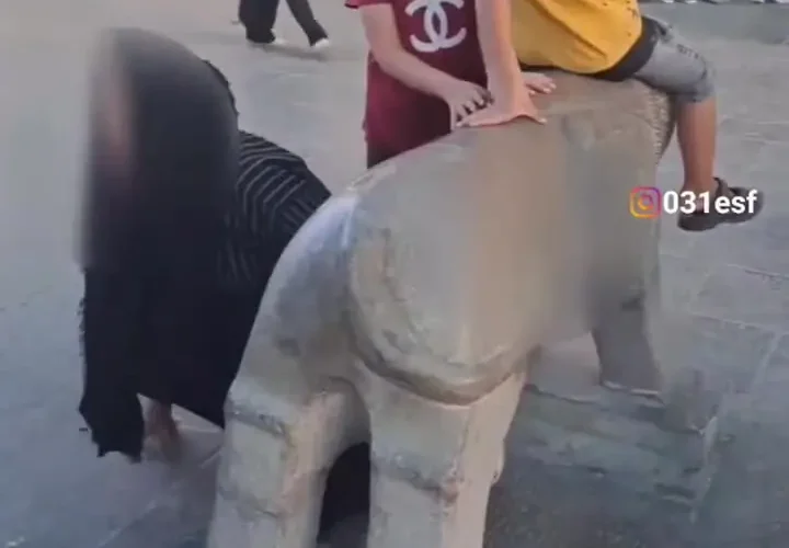 برای دیدن برای گذراندن زنان در زیر شیر سنگی اصفهان برای بارداری!