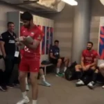 برای دیدن صورت فلکی ملی توسط پیاستزا در مقابل چشم پیاستزا!