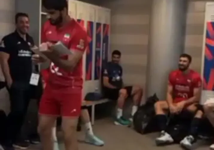 برای دیدن صورت فلکی ملی توسط پیاستزا در مقابل چشم پیاستزا!