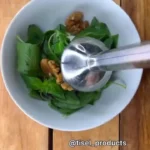 برای دیدن نحوه تهیه سالاد مرغ رژیم غذایی