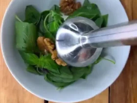 برای دیدن نحوه تهیه سالاد مرغ رژیم غذایی