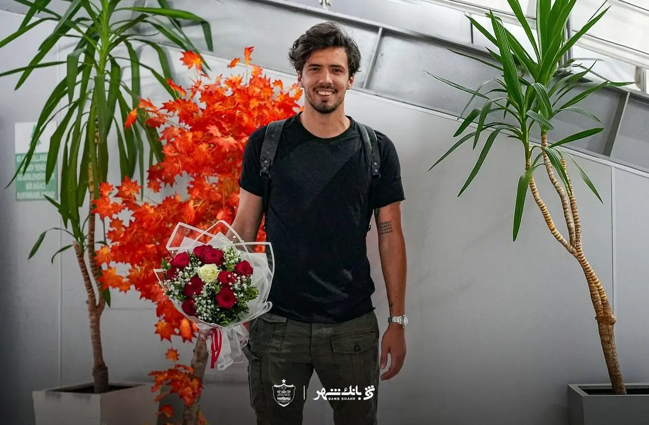 بعد از پیوستن به پرسپولیس: من می خواهم هم تیمی هایم را ببینم!