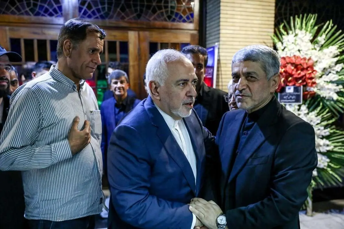 تصاویر چهره های سیاسی در سرویس بزرگداشت برادر علی تیبنیا 4 تصاویر چهره های سیاسی در سرویس بزرگداشت برادر علی تیبنیا