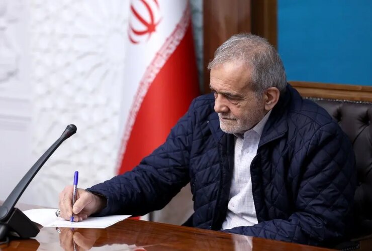 خارج از بحران ؛ این توپ و این منطقه ، آقای رئیس جمهور!