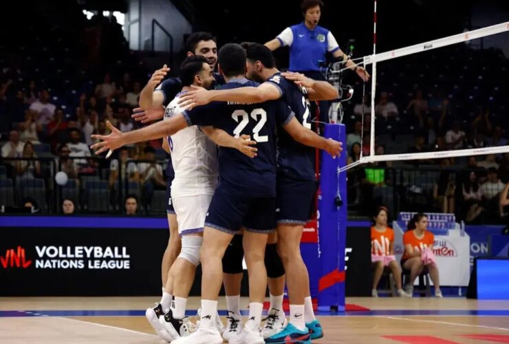 دامنه زنده والیبال ملل | لهستان 1 - 2 ایران