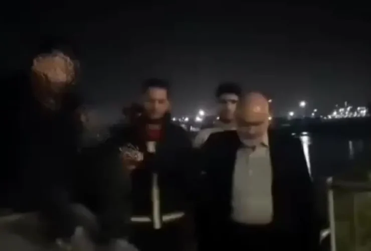 مانع از خودکشی فرماندار خوزستان بر روی یک پل سفید شود