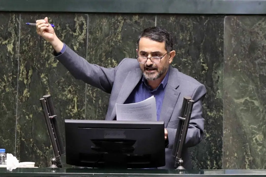 نماینده مجلس: شاکیان انقلابی حق خواندن مذاکرات را ندارند. تصمیمات توسط رهبر عالی اتخاذ می شود