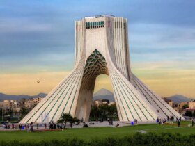 هیچ کس خانه های خود را آتش نمی زند!