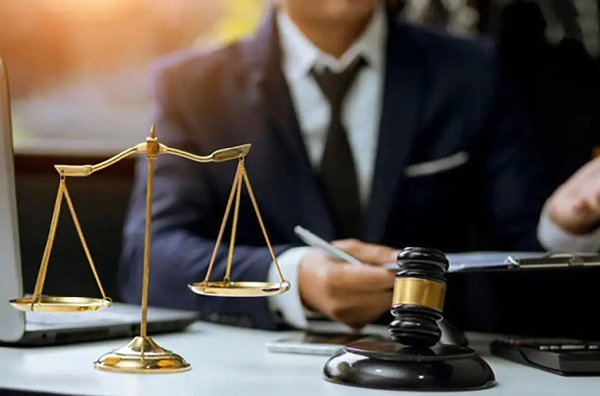 وکیل دادگستری ، 5 میلیارد دلار قربانی
