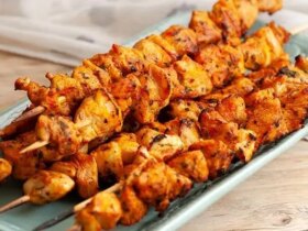 چگونه یک کباب با Türkiye درست کنیم. خوشمزه و خانه