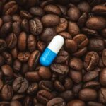 یک ترکیب کافئین خطرناک با داروهای خاص. آیا کافئین همیشه بی خطر است؟