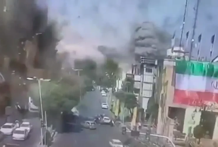 یک فیلم واضح و وحشتناک از جنایت جنگ اسرائیل در میدان تاجریش 39 یک فیلم واضح و وحشتناک از جنایت جنگ اسرائیل در میدان تاجریش