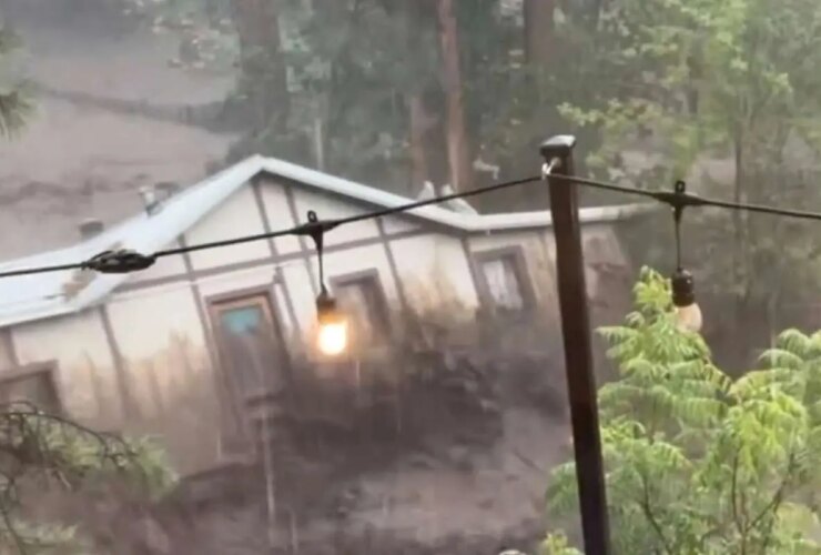 ده ها قربانی باران موسمی هندی