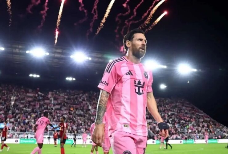 وظیفه مسی با باشگاه آمریکایی.