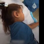 برای دیدن کودک فلسطینی با وجود گلوله ها زنده مانده است