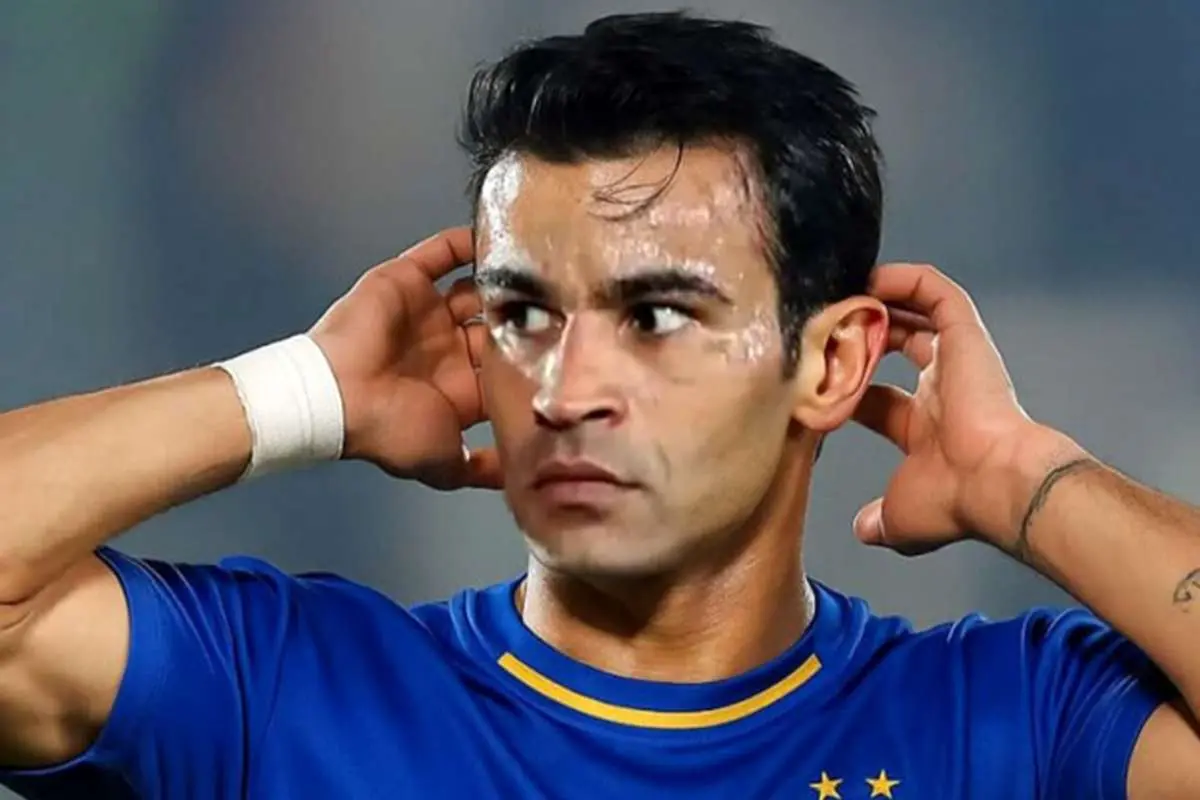 مربی استقلال: من با عیسی تماس گرفتم و به استقلال نگفتم!