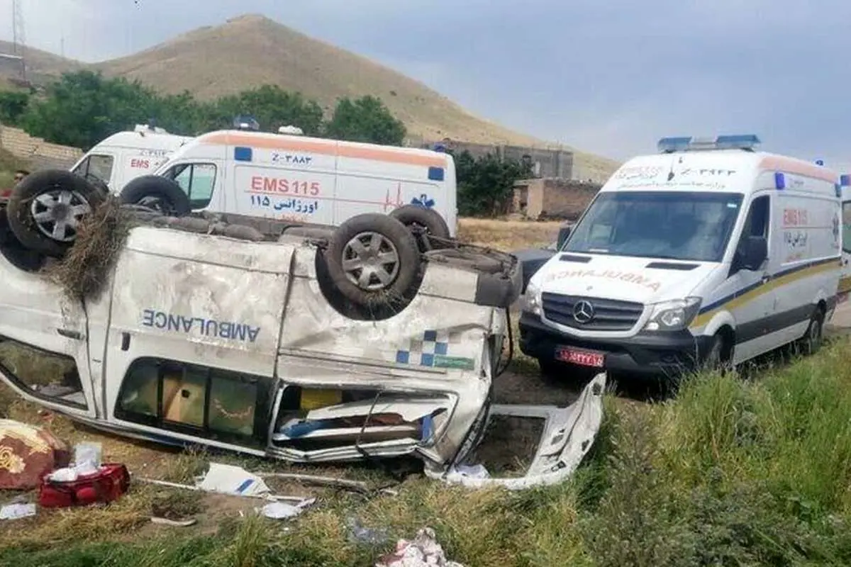 واژگون شدن آمبولانس اضطراری در اصفهان