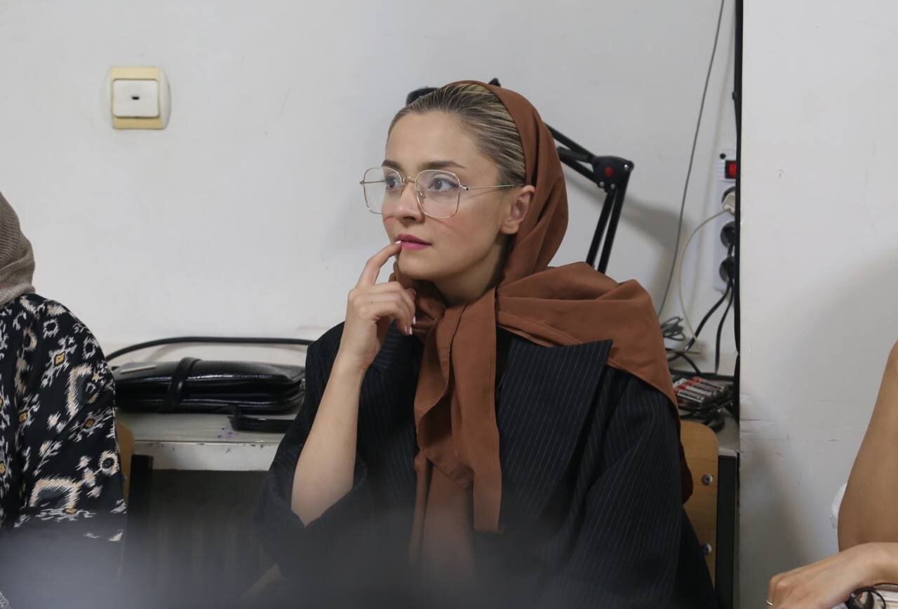 1754667759 177 اولین گزینه برای طلا و مس آهنگ Alidousti دستگاه سینمای