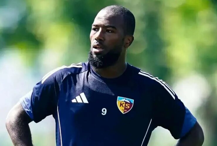 ستاره و همسر خارجی برای استقلال در تهران