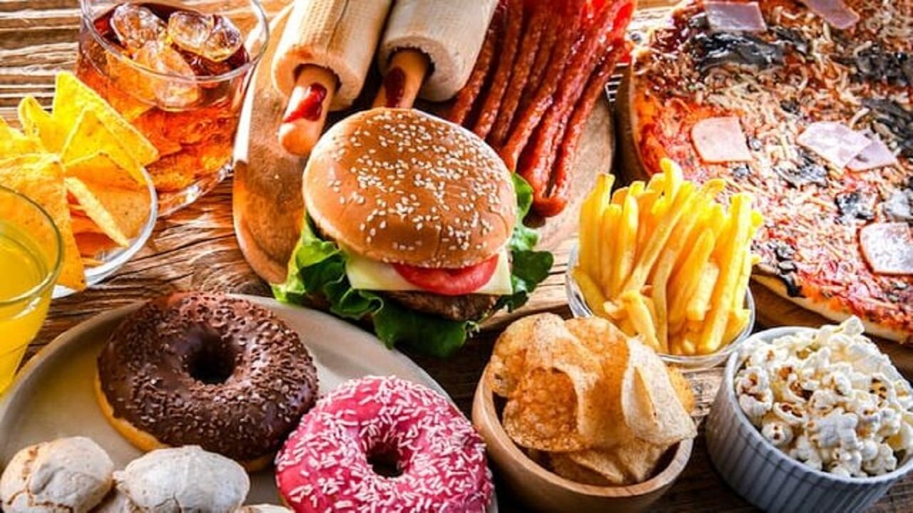 کدام غذاها خطر ابتلا به سرطان روده بزرگ را افزایش می دهند؟