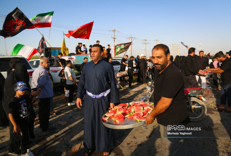 زائران arbaeen از غذاهای خشک و کنسرو استفاده می کنند