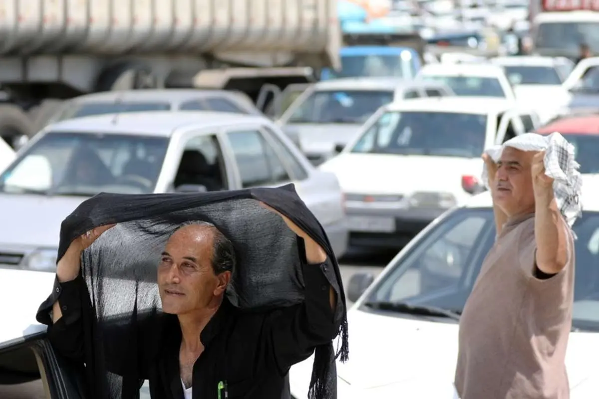 تصاویر قفل کردن جاده ها به مرز مهران